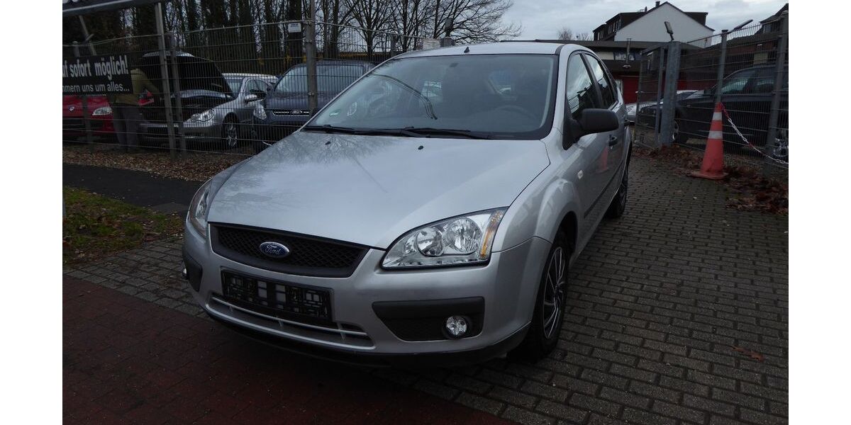 Ford Focus 122.000 km 2.250 &euro; Duisburg 47249