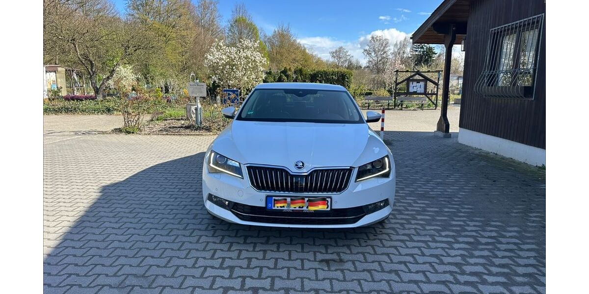 Skoda Superb 176.565 km 14.900 &euro; Mönchengladbach 41236