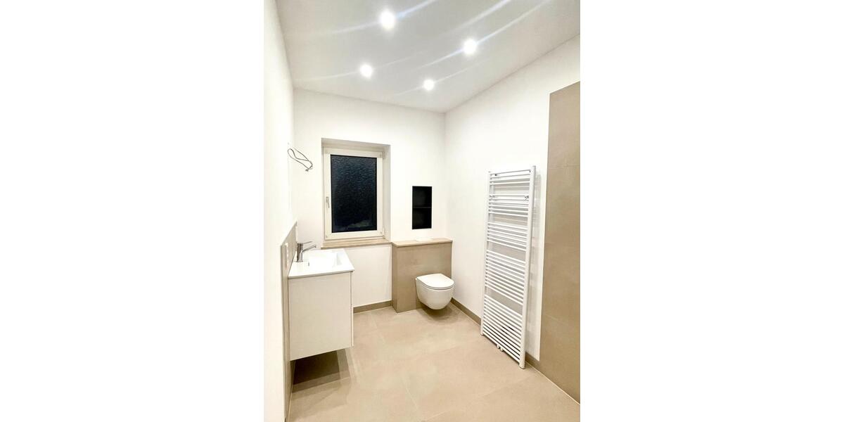 Doppelhaushälfte Düsseldorf Stadtbezirk 6 - 10 Zimmer, 275 m&sup2;, 4.650&euro; | Angebot:25945129