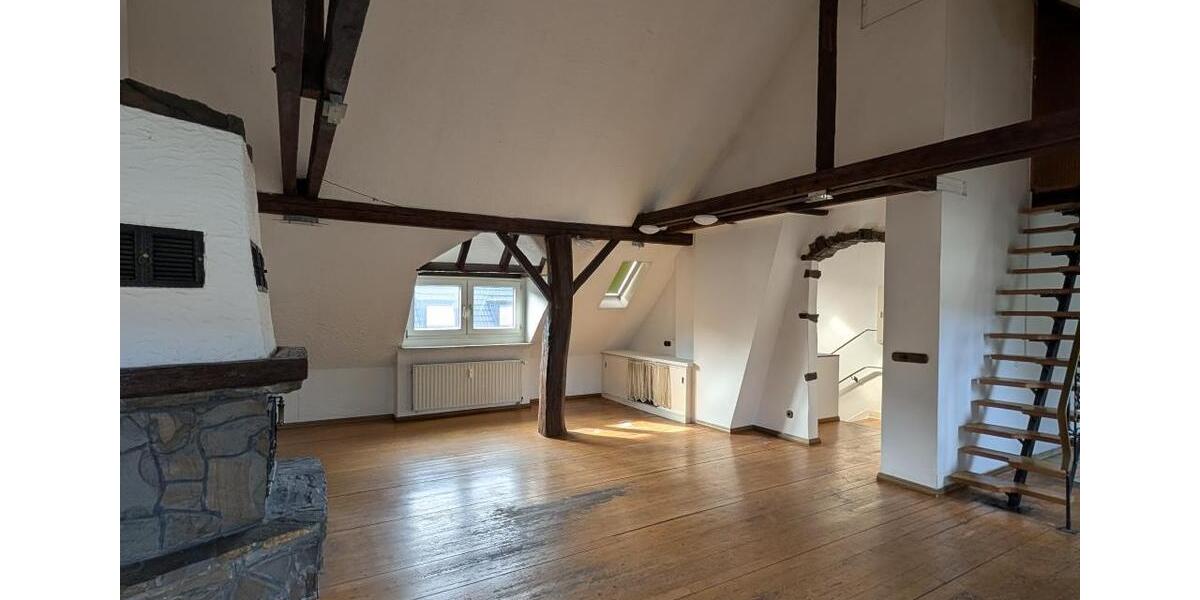 Dachgeschoßwohnung Duisburg Beeck - 3 Zimmer, 109 m&sup2;, 699&euro; | Angebot:25699114