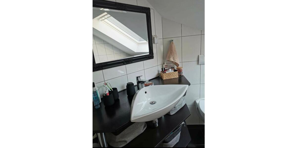 Dachgeschoßwohnung Oberhausen Alt-Oberhausen - 3 Zimmer, 79 m&sup2;, 1.200&euro; | Angebot:26007098