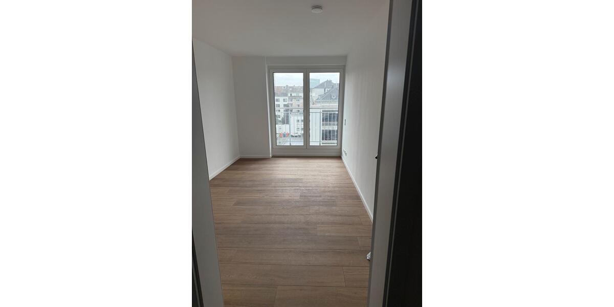 Etagenwohnung Düsseldorf Stadtmitte - 4 Zimmer, 106 m&sup2;, 1.800&euro; | Angebot:25929420