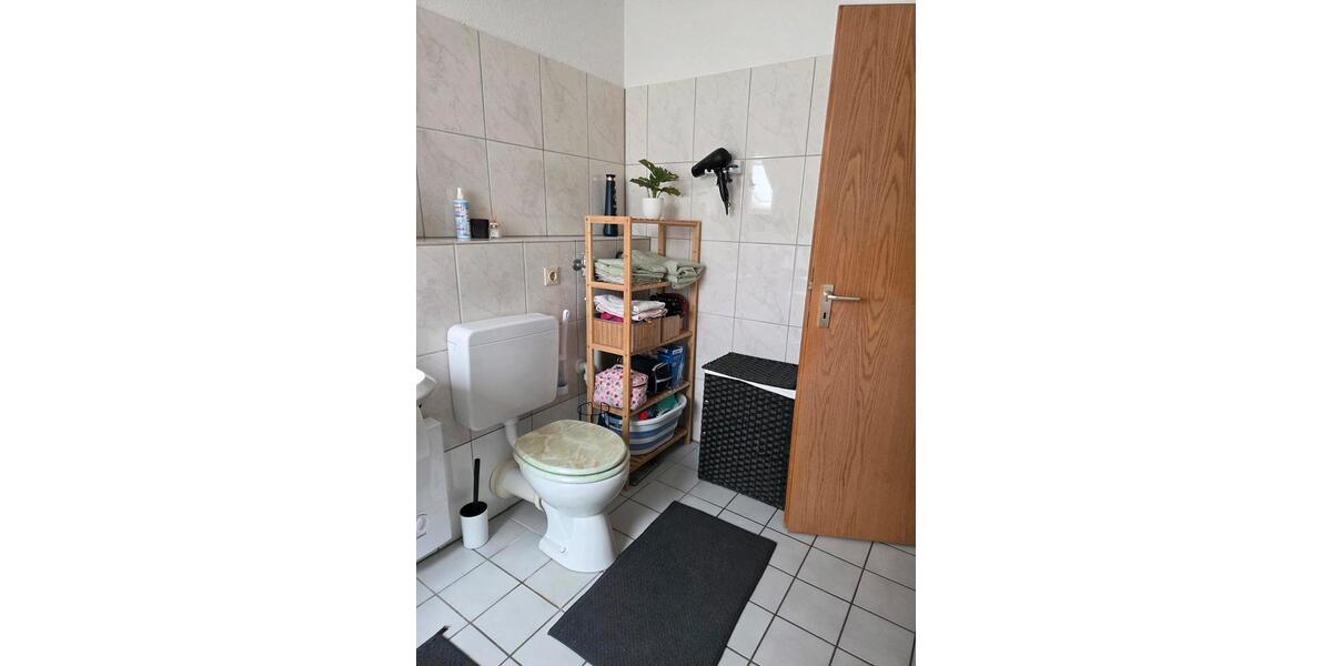 Dachgeschoßwohnung Krefeld Benrad - 2 Zimmer, 65 m&sup2;, 550&euro; | Angebot:26665400