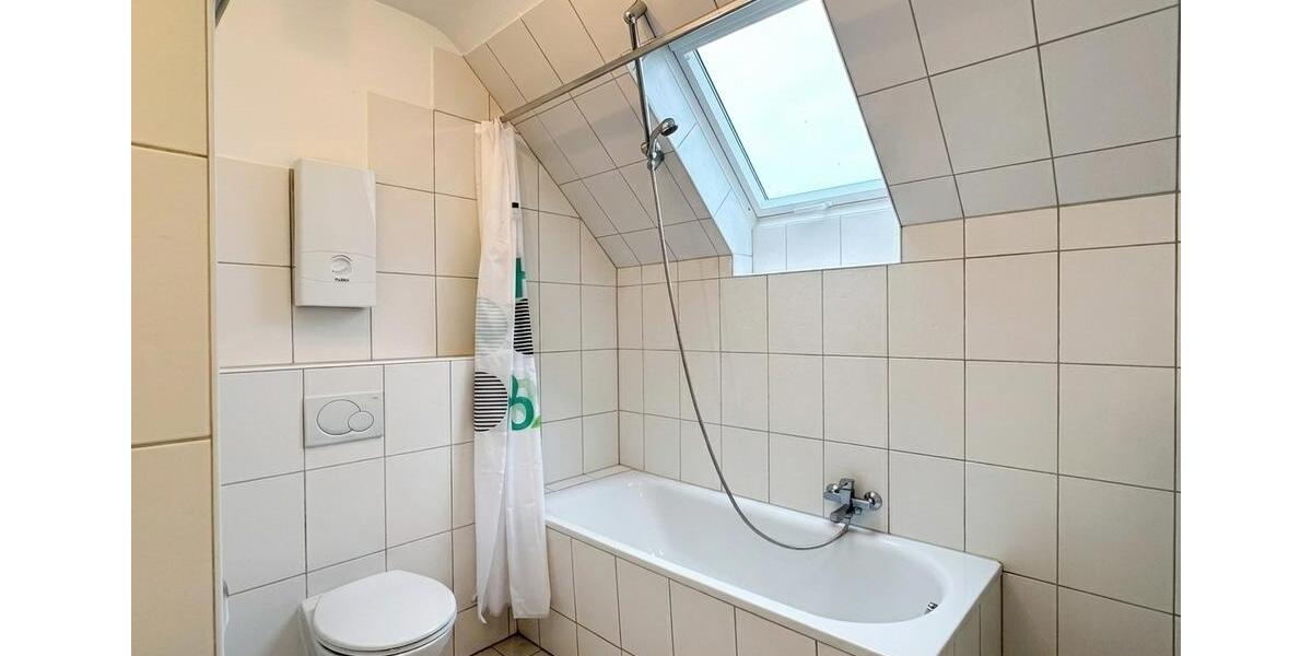 Dachgeschoßwohnung Krefeld Hülser Berg - 3 Zimmer, 57 m&sup2;, 800&euro; | Angebot:26365970