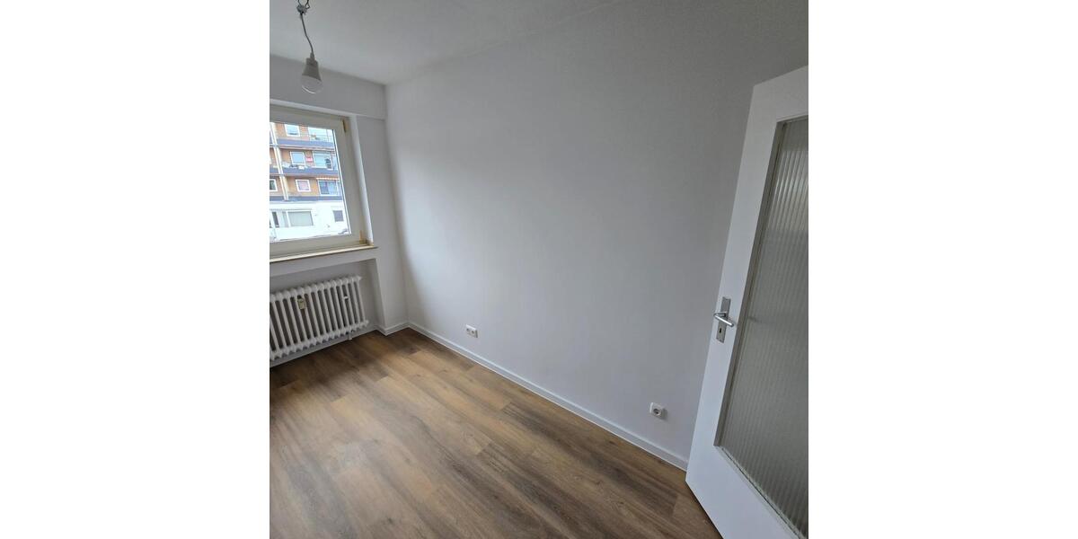 Etagenwohnung Neuss Augustinusviertel - 1 Zimmer, 77 m&sup2;, 889&euro; | Angebot:25854645