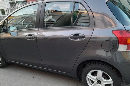 Toyota Yaris 125.000 km 3.500 &euro; Velbert 42549