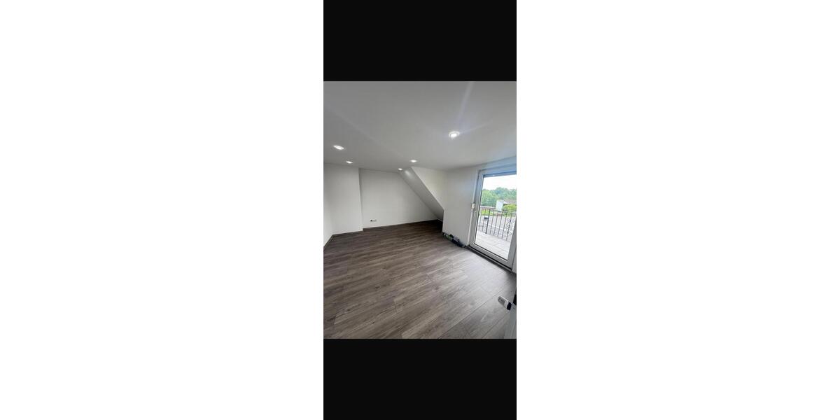 Etagenwohnung Duisburg Rheinhausen - 5 Zimmer, 180 m&sup2;, 1.300&euro; | Angebot:26516432