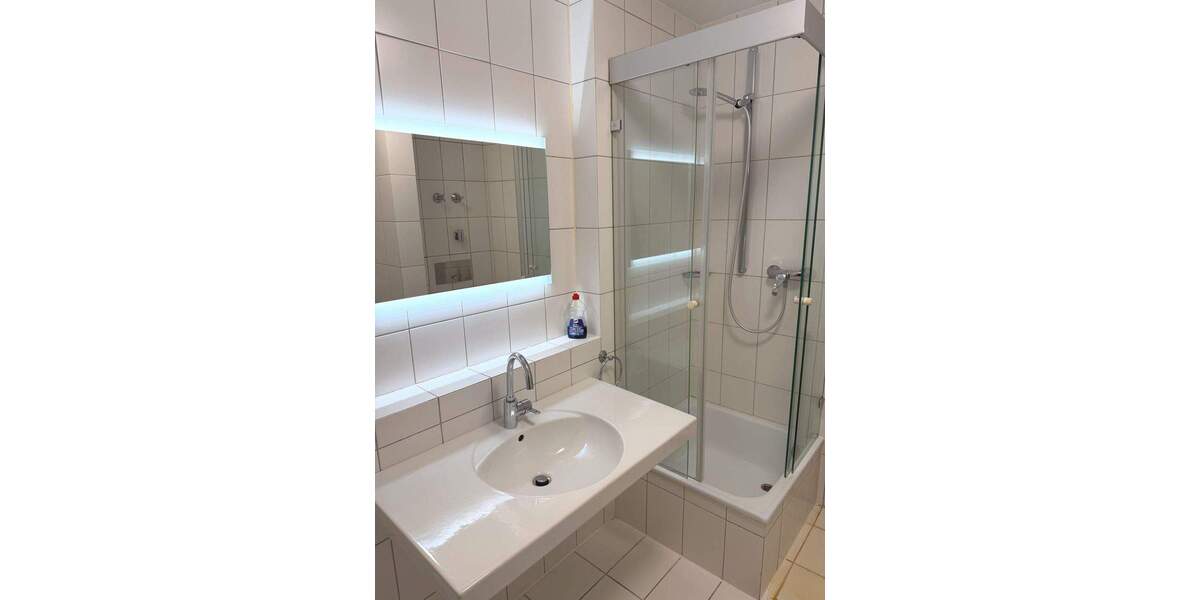 Etagenwohnung Düsseldorf Düsseltal - 2 Zimmer, 74 m&sup2;, 875&euro; | Angebot:25999587