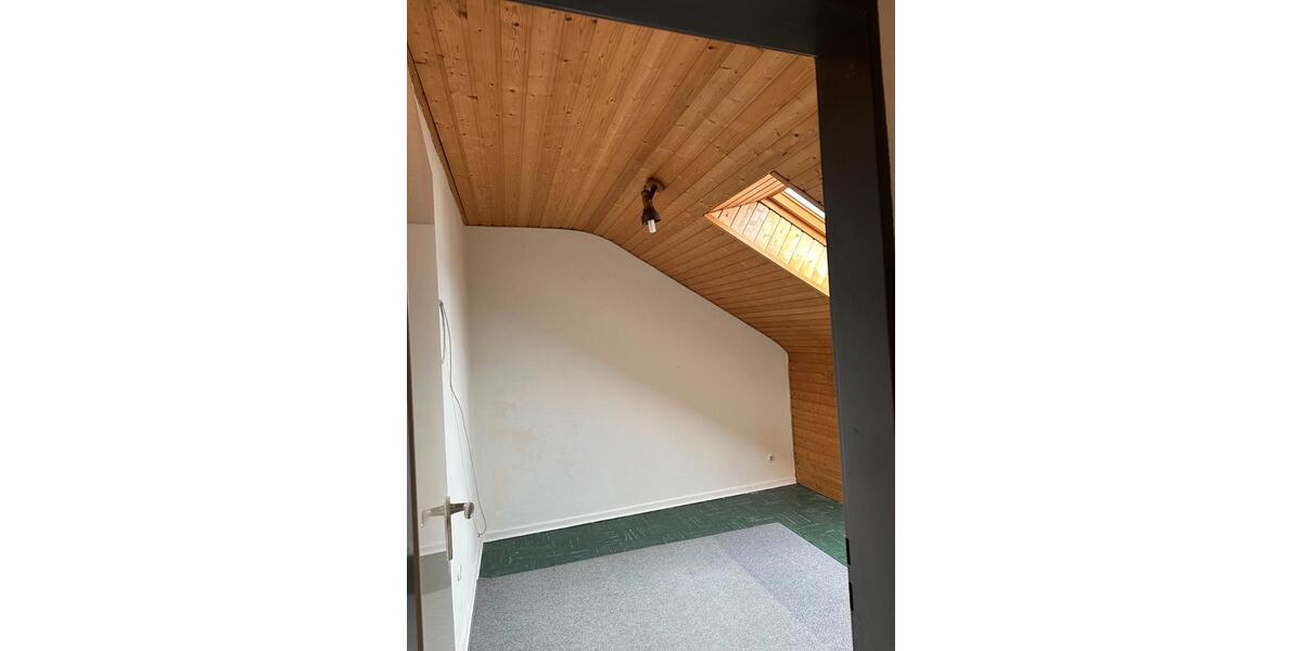 Dachgeschoßwohnung Velbert - 2 Zimmer, 55 m&sup2;, 100.000&euro; | Angebot:26592149
