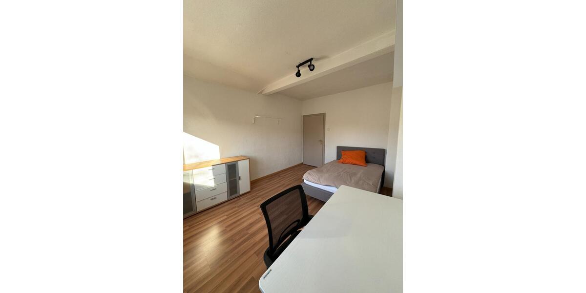 Dachgeschoßwohnung Düsseldorf Stadtbezirk 8 - 1 Zimmer, 9 m&sup2;, 525&euro; | Angebot:25840820