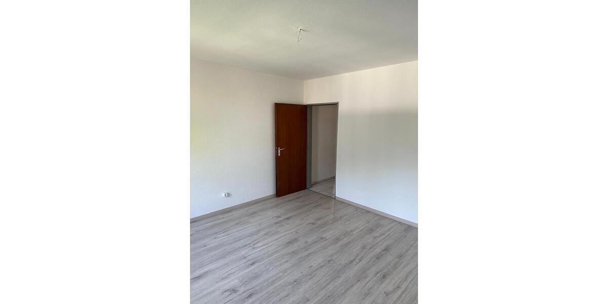 Etagenwohnung Duisburg Hamborn - 3 Zimmer, 74 m&sup2;, 560&euro; | Angebot:25853481