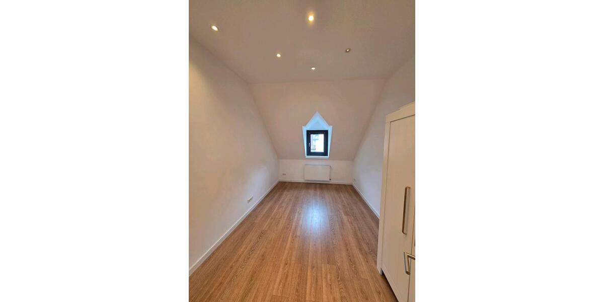 Maisonettenwohnung Duisburg Essenberg - 5 Zimmer, 155 m&sup2;, 1.050&euro; | Angebot:27552153