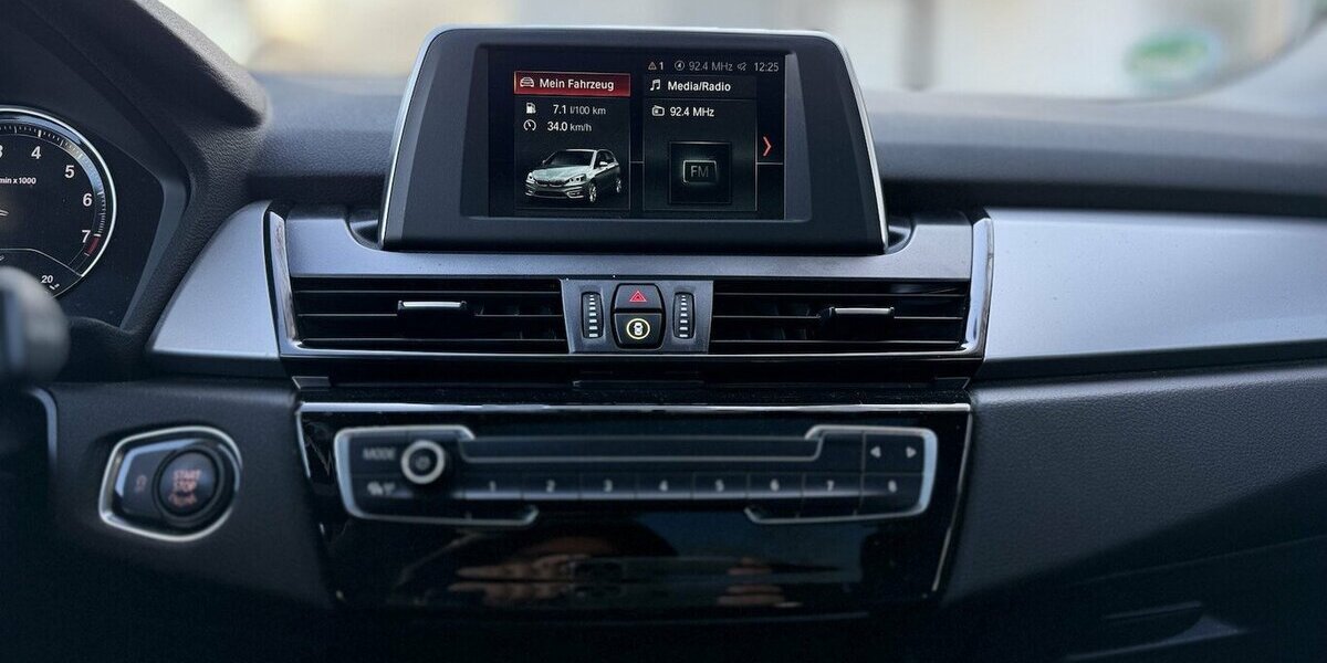 BMW 218 Active Tourer Automatik / PANO / LED / 1.Hd 65.000 km 16.280 &euro; Mönchengladbach 41066