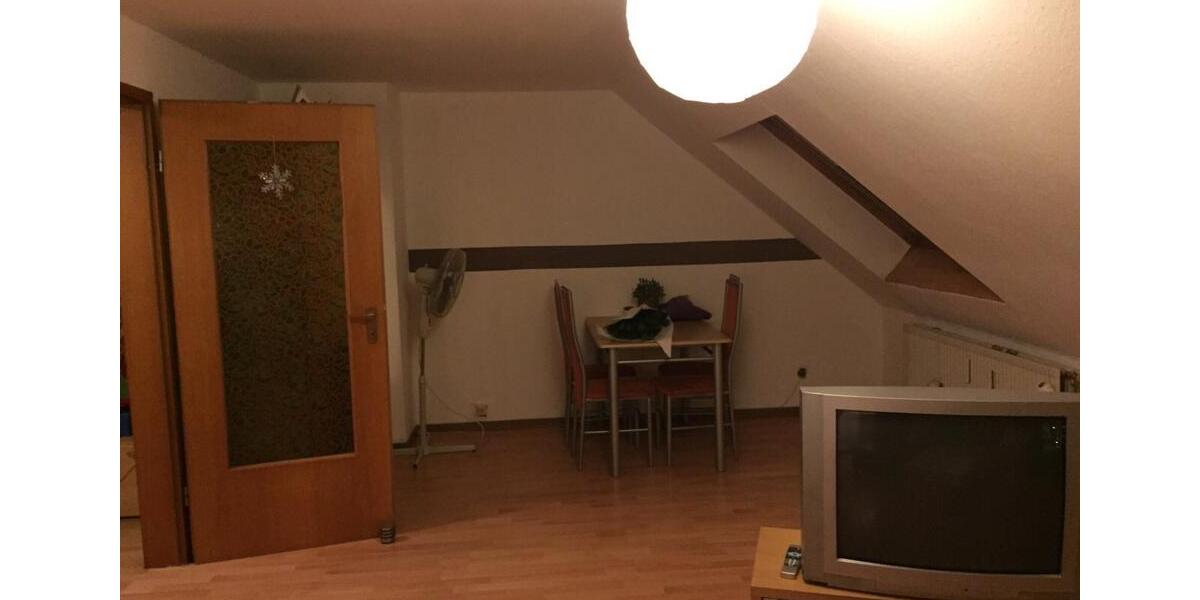 Dachgeschoßwohnung Duisburg Mittelmeiderich - 2 Zimmer, 45 m&sup2;, 450&euro; | Angebot:25894328