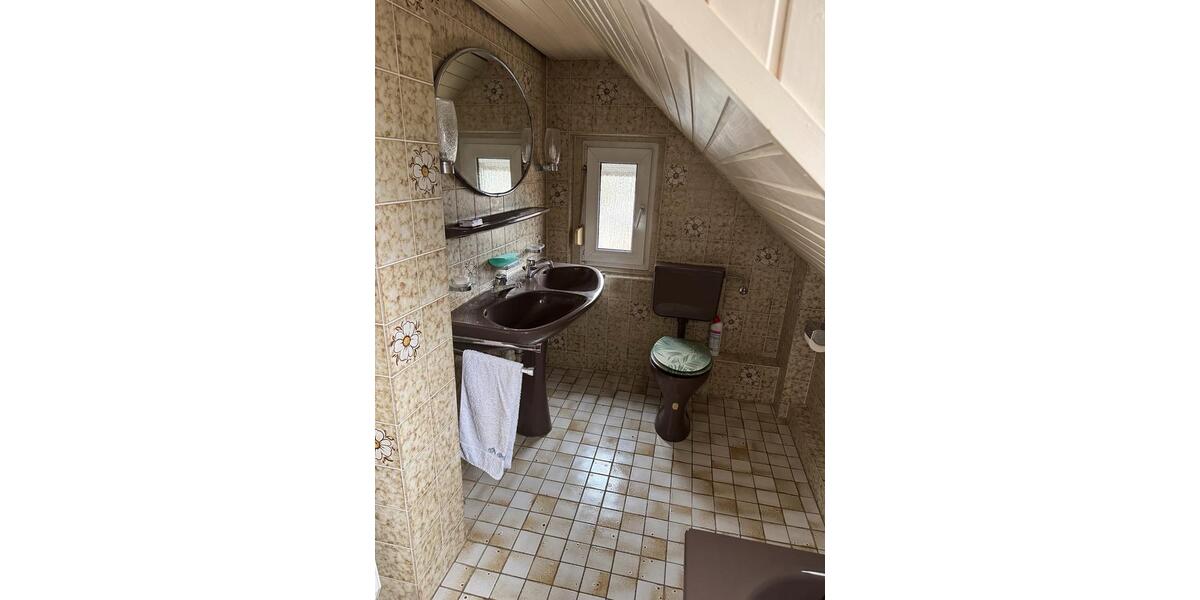 Dachgeschoßwohnung Langenfeld (Rheinland) - 2 Zimmer, 52 m&sup2;, 700&euro; | Angebot:24839218