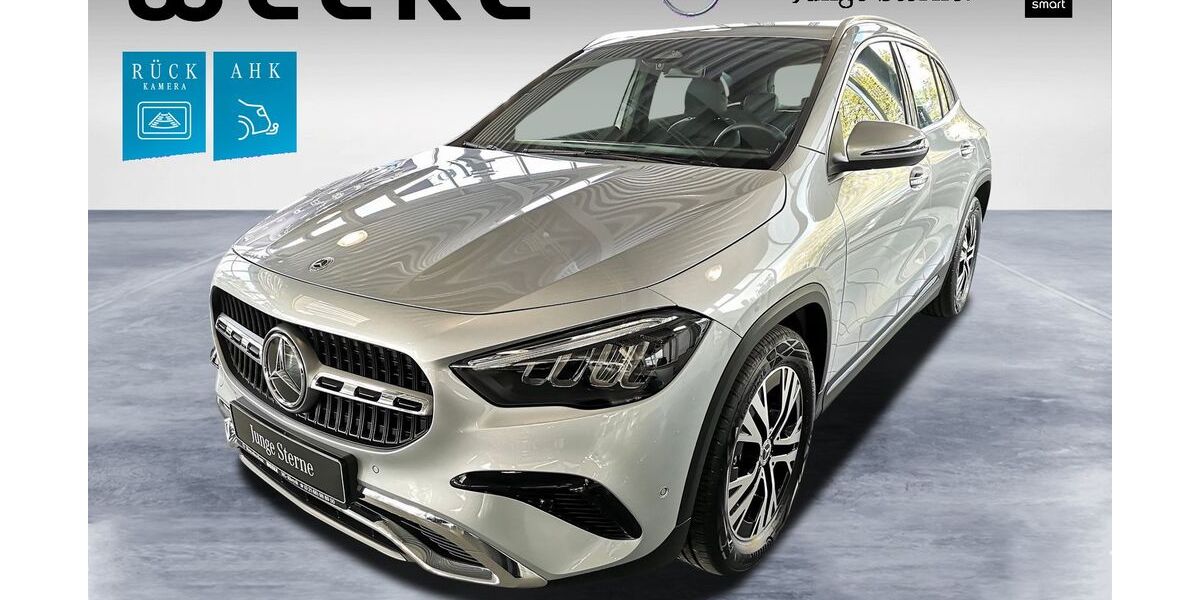 Mercedes-Benz GLA 180 6.911 km 36.839 &euro; Mönchengladbach 41238