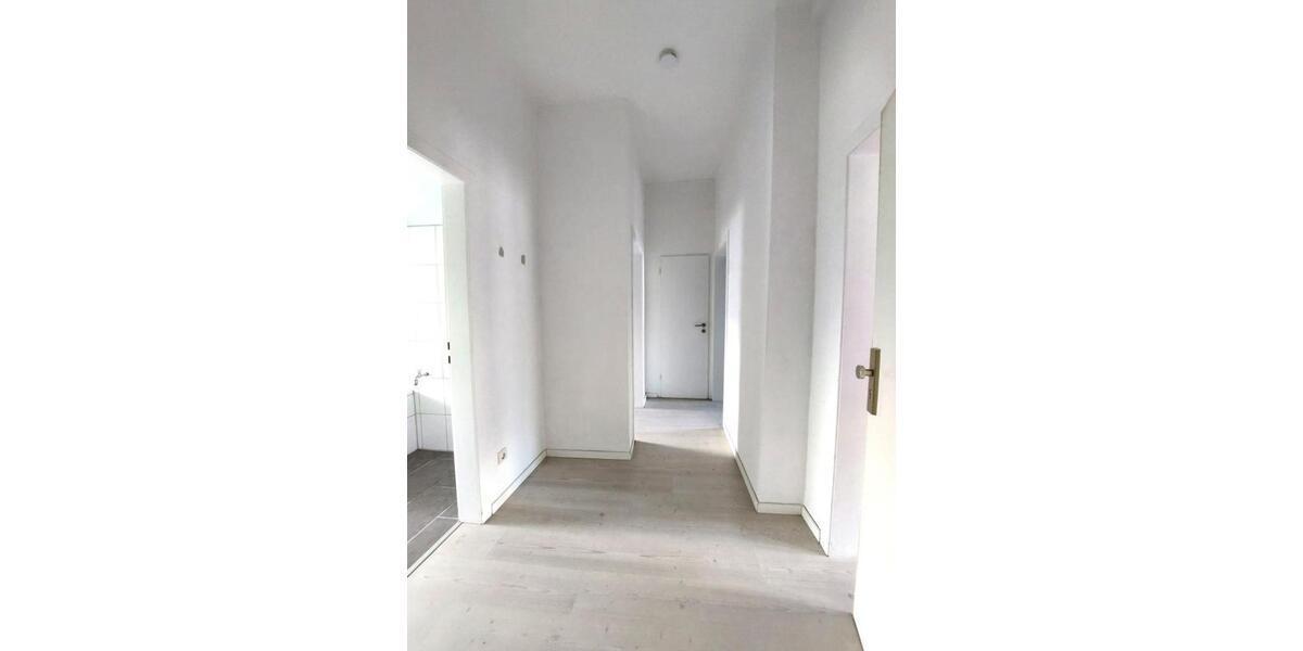 Dachgeschoßwohnung Duisburg Duisburg-Mitte - 2 Zimmer, 52 m&sup2;, 450&euro; | Angebot:25907522