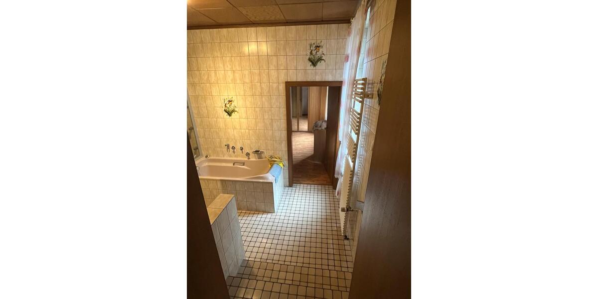 Etagenwohnung Duisburg Duisburg-Mitte - 3 Zimmer, 90 m&sup2;, 750&euro; | Angebot:25994215