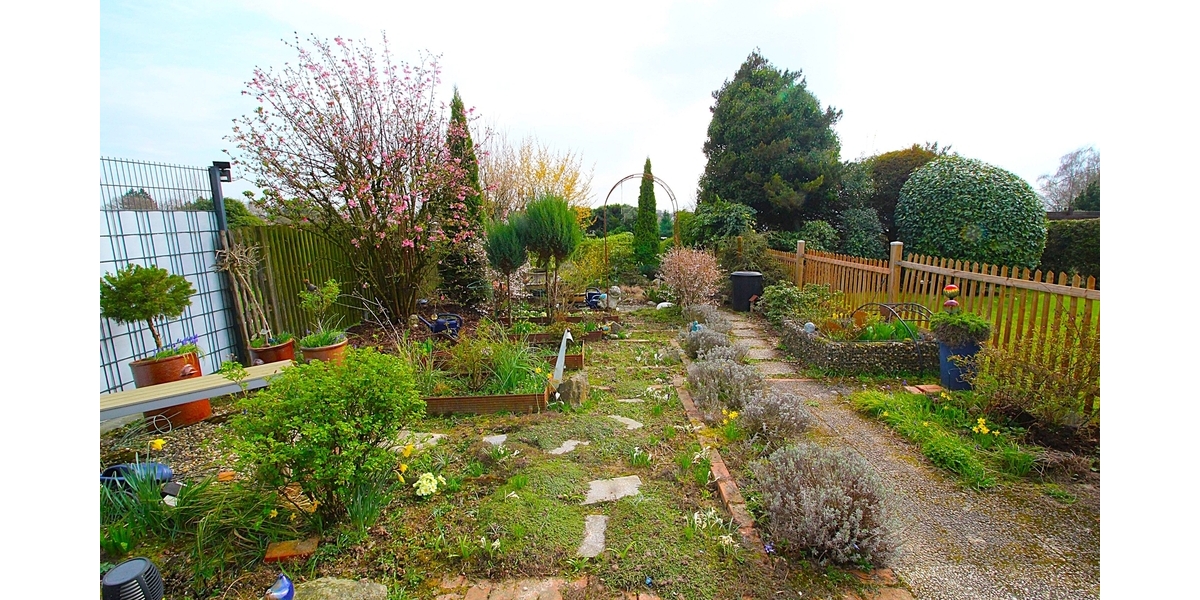 Klassisches, gut gepflegtes Reihenmittelhaus mit schönem Garten und Garage. Top Lage von Witzhelden! - Einfamilienhaus Leichlingen / Witzhelden Witzhelden | Angebot:25920125