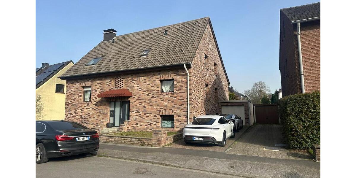 Etagenwohnung Moers Rheinkamp - 4 Zimmer, 120 m&sup2;, 1.300&euro; | Angebot:26424047