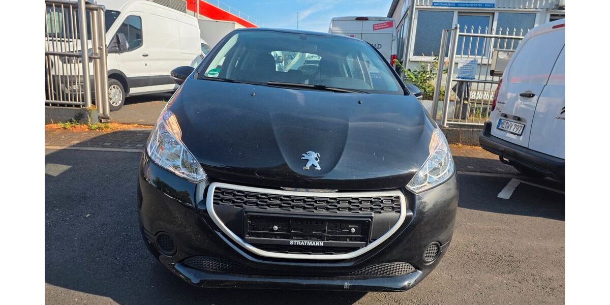 Peugeot 208 94.770 km 1.995 &euro; HILDEN 40724