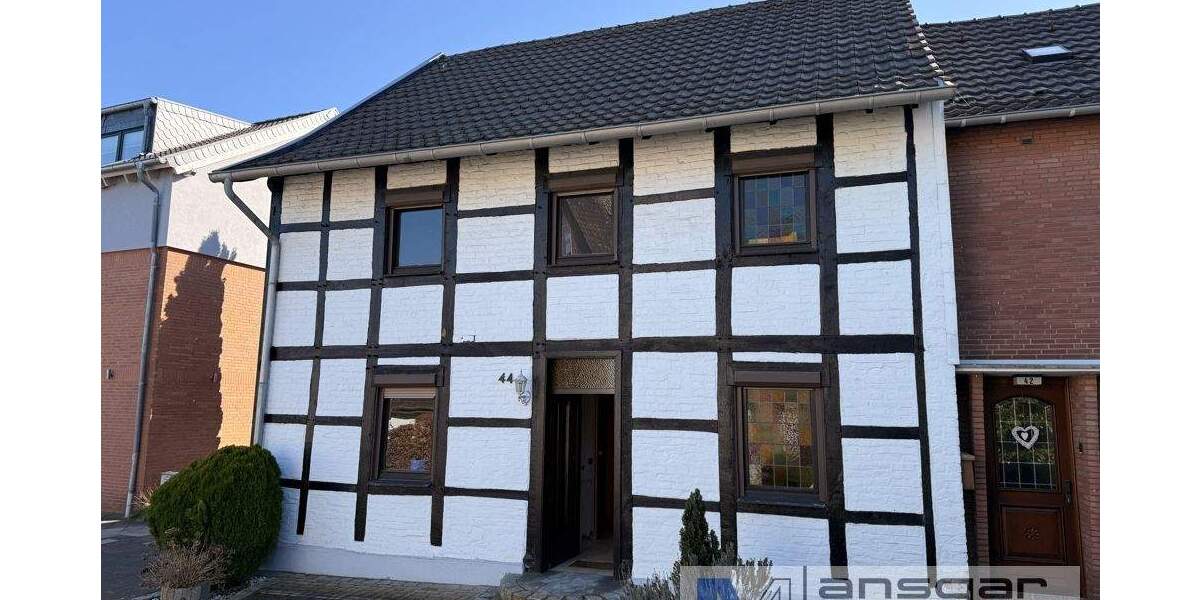 Einfamilienhaus Mönchengladbach / Giesenkirchen Giesenkirchen - 5 Zimmer, 132 m&sup2;, 249.000&euro; | Angebot:25726252