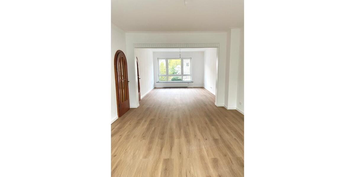 Doppelhaushälfte Düsseldorf Stadtbezirk 6 - 10 Zimmer, 275 m&sup2;, 4.650&euro; | Angebot:25945129