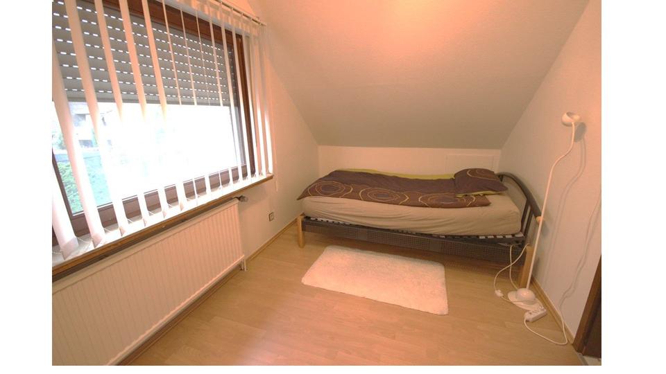 Dachgeschoßwohnung Mönchengladbach West - 2 Zimmer, 44 m&sup2;, 470&euro; | Angebot:25434217