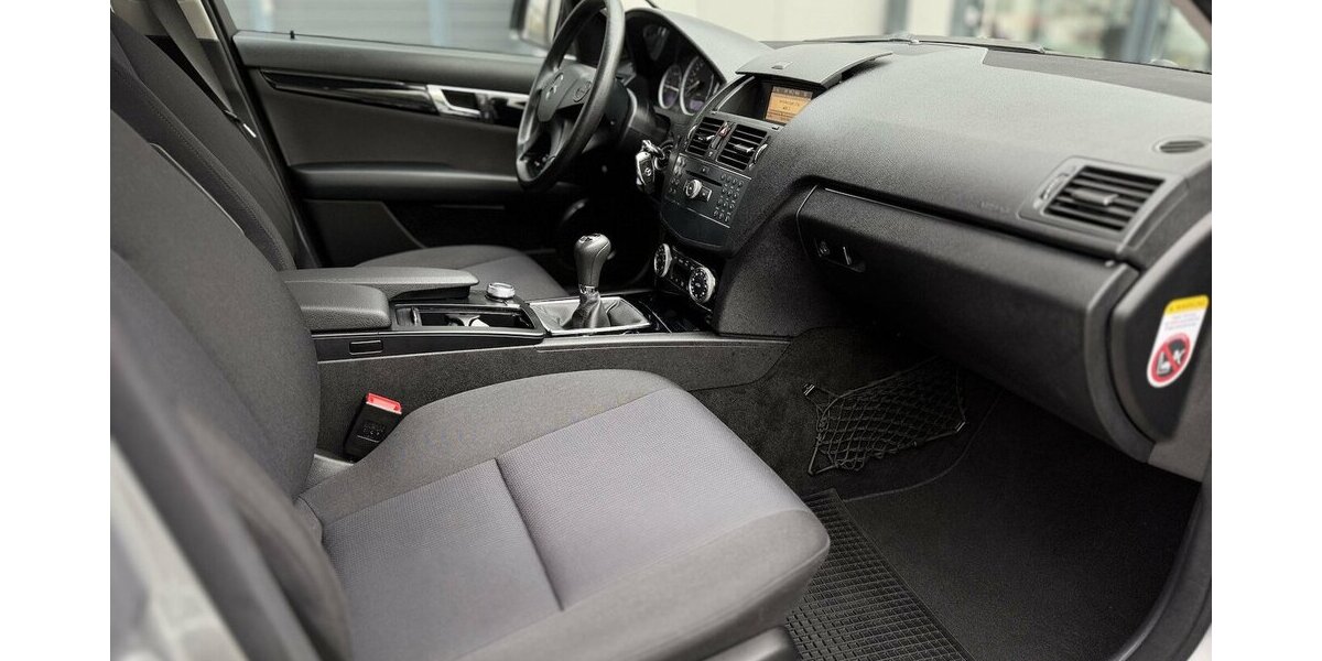 Mercedes-Benz C 180 T Kompressor / 50TKm / el. FH / 1. Hand 50.000 km 11.490 &euro; Mönchengladbach 41066