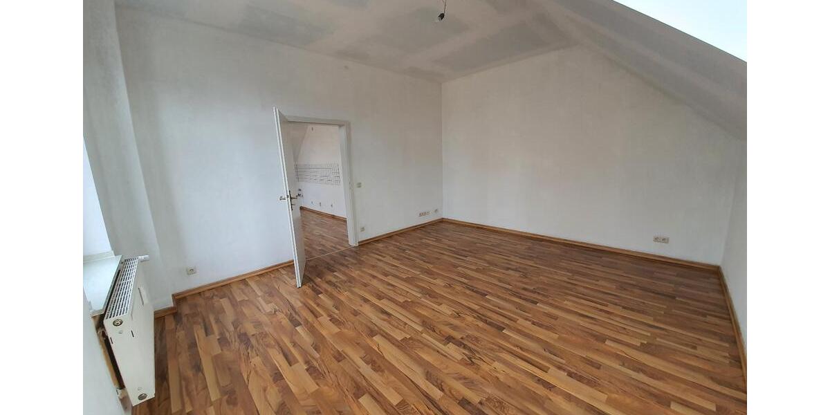 Dachgeschoßwohnung Duisburg Mittelmeiderich - 3 Zimmer, 1 m&sup2;, 700&euro; | Angebot:25844080