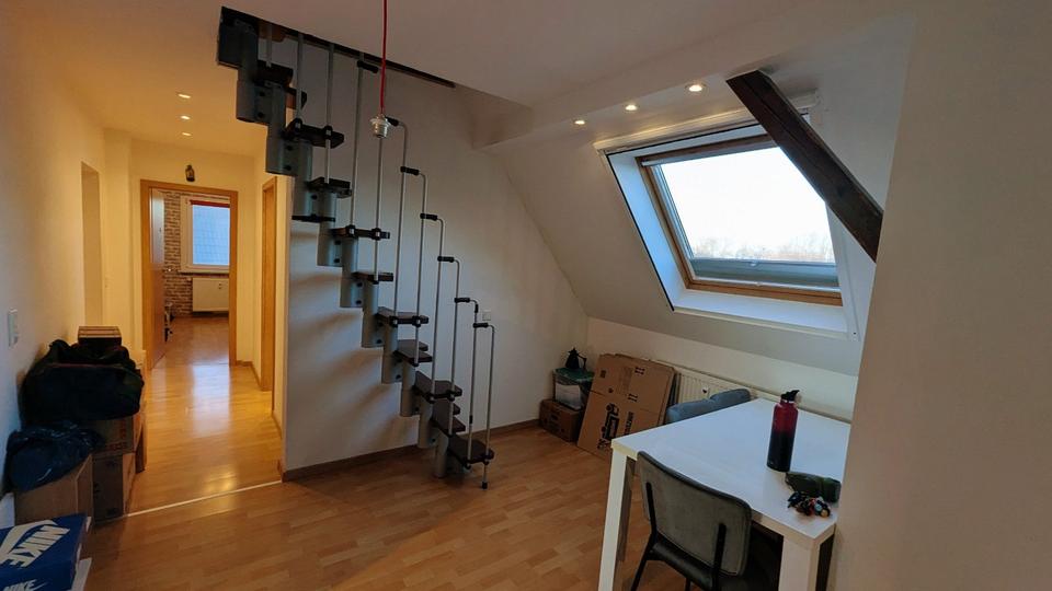 Dachgeschoßwohnung Viersen - 3.5 Zimmer, 106 m&sup2;, 1.060&euro; | Angebot:25874682