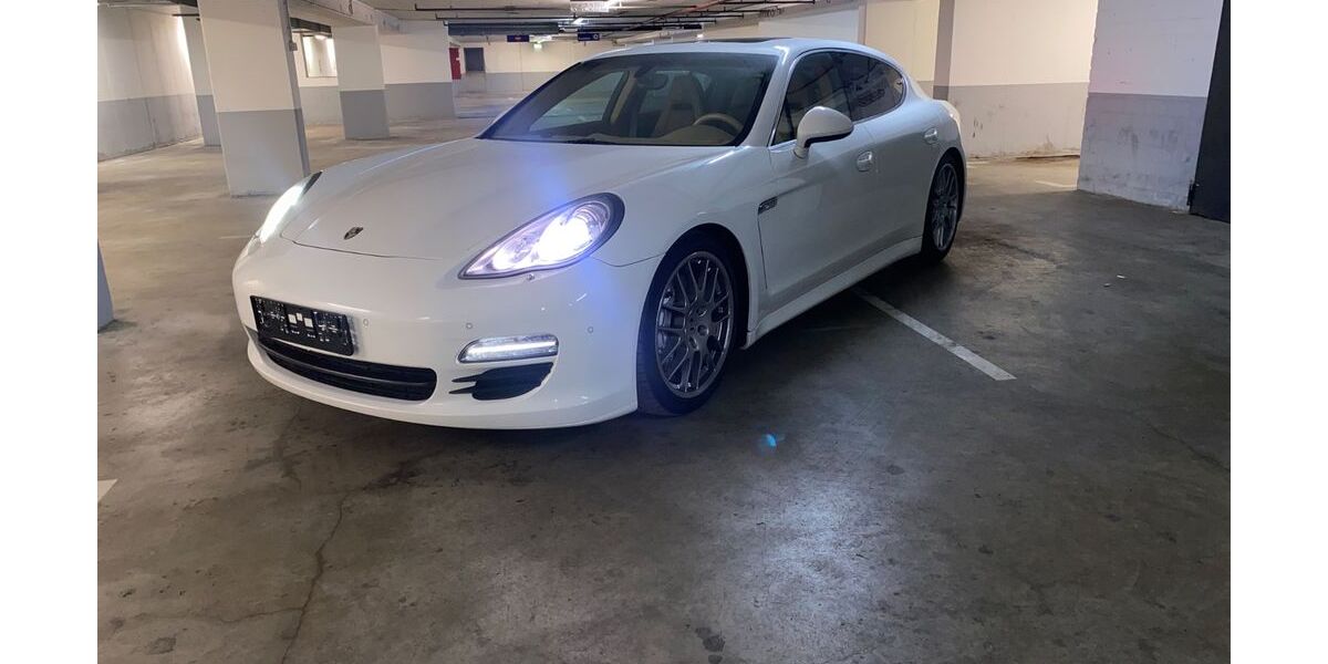 Porsche Panamera 90.000 km 24.999 &euro; Krefeld 47798