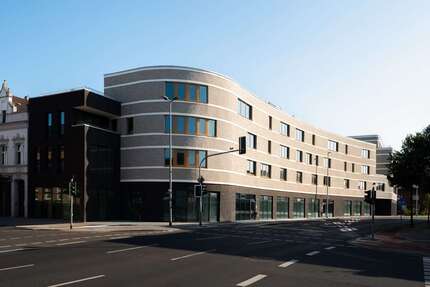 Wohnung Grevenbroich Stadtmitte - 4 Zimmer, 137 m&sup2;, 1.716&euro; | Angebot:23440597