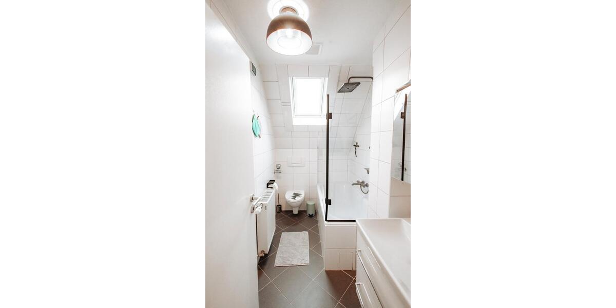 Dachgeschoßwohnung Neuss Augustinusviertel - 2.5 Zimmer, 67 m&sup2;, 1.150&euro; | Angebot:25968665