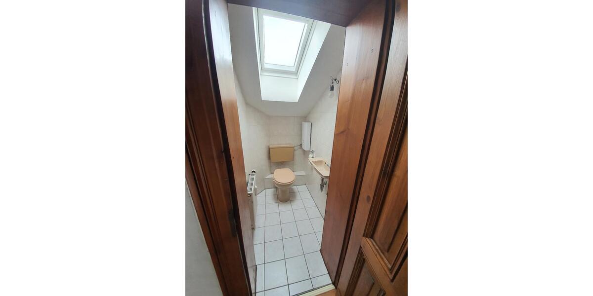 Dachgeschoßwohnung Duisburg Mittelmeiderich - 3 Zimmer, 95 m&sup2;, 700&euro; | Angebot:26614530