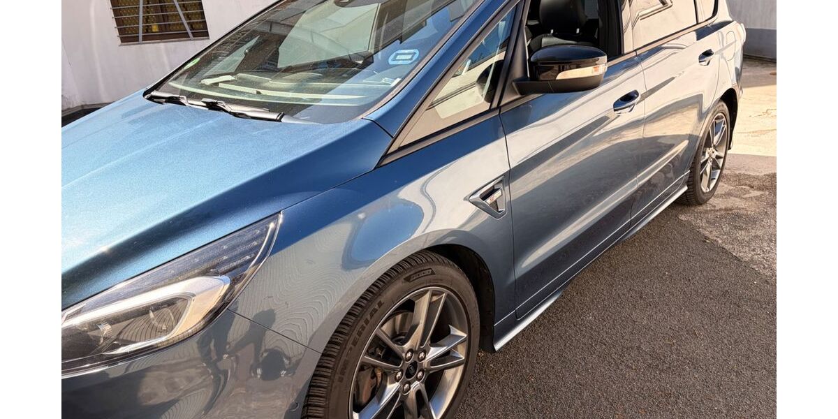 Ford S-Max 110.000 km 20.800 &euro; Düsseldorf 40215