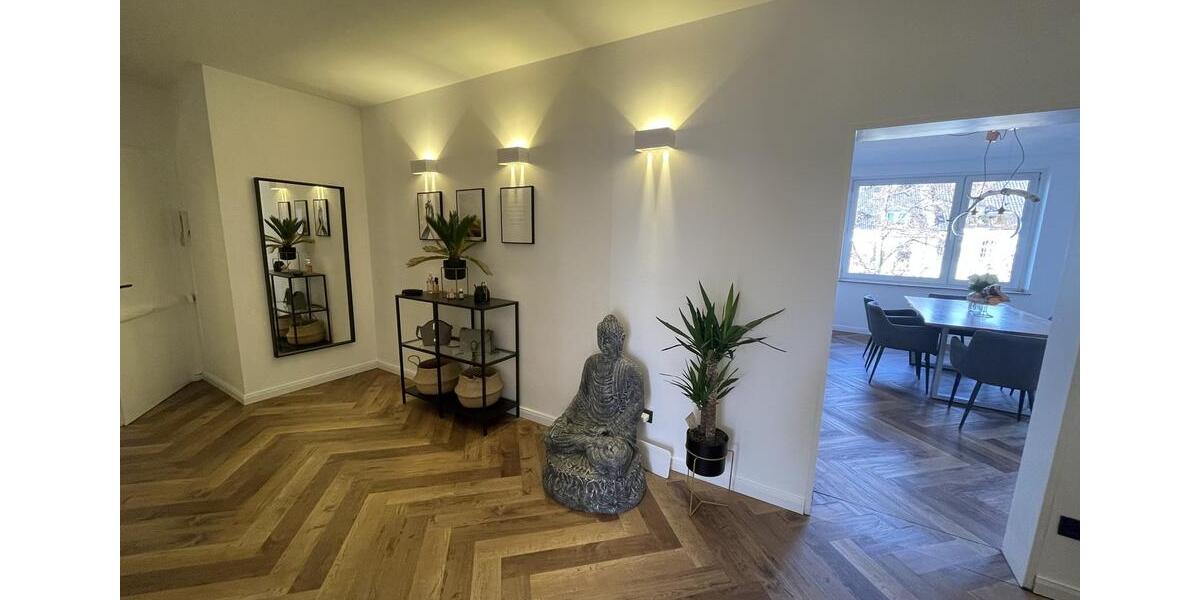 Etagenwohnung Krefeld Cracau - 4 Zimmer, 112 m&sup2;, 1.355&euro; | Angebot:25871602