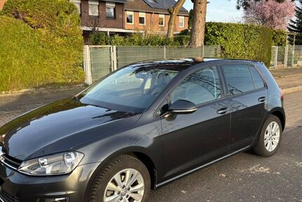 VW Golf 51.000 km 12.990 &euro; Düsseldorf 40219