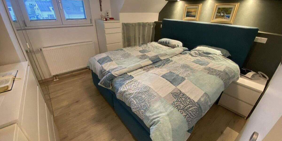 Doppelhaushälfte Duisburg Huckingen - 7 Zimmer, 120 m&sup2;, 599.000&euro; | Angebot:25755924