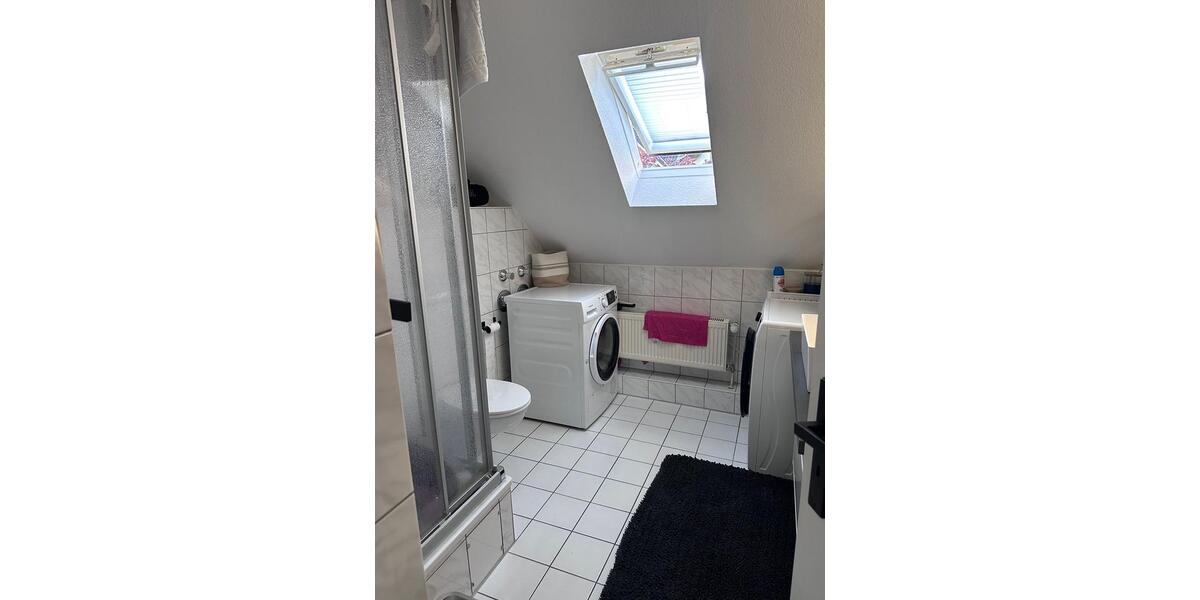 Dachgeschoßwohnung Moers Rheinkamp - 3 Zimmer, 71 m&sup2;, 867&euro; | Angebot:26627135