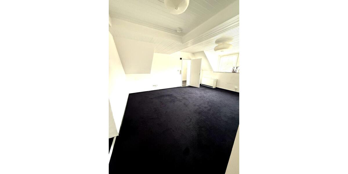 Dachgeschoßwohnung Krefeld - 3 Zimmer, 61 m&sup2;, 890&euro; | Angebot:25637296