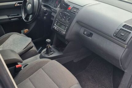 VW Touran 329.286 km 1.700 &euro; Mönchengladbach 41238