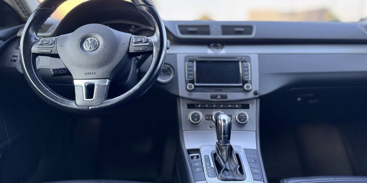 VW Passat CC Highline/Autom,/ Leder/PANO/5 Sitze 180.000 km 10.490 &euro; Mönchengladbach 41066