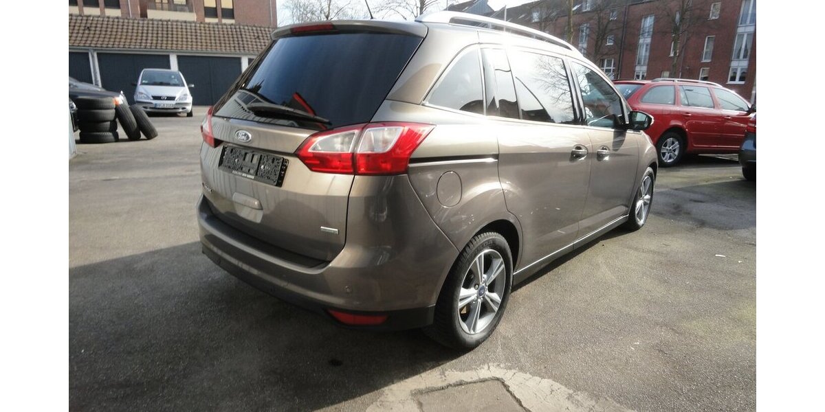 Ford Grand C-Max SYNC Edit. 1,6L/110KW Klima+SHZ+PDC 170.000 km 5.900 &euro; Neuss 41462