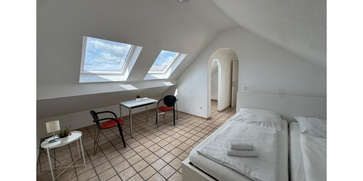 Dachgeschoßwohnung Mönchengladbach Nord - 1 Zimmer, 30 m&sup2;, 400&euro; | Angebot:26021447