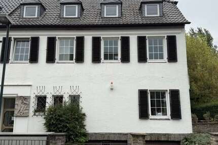 Haus Düsseldorf Niederkassel - 9 Zimmer, 378 m&sup2;, 2.790.000&euro; | Angebot:24752392