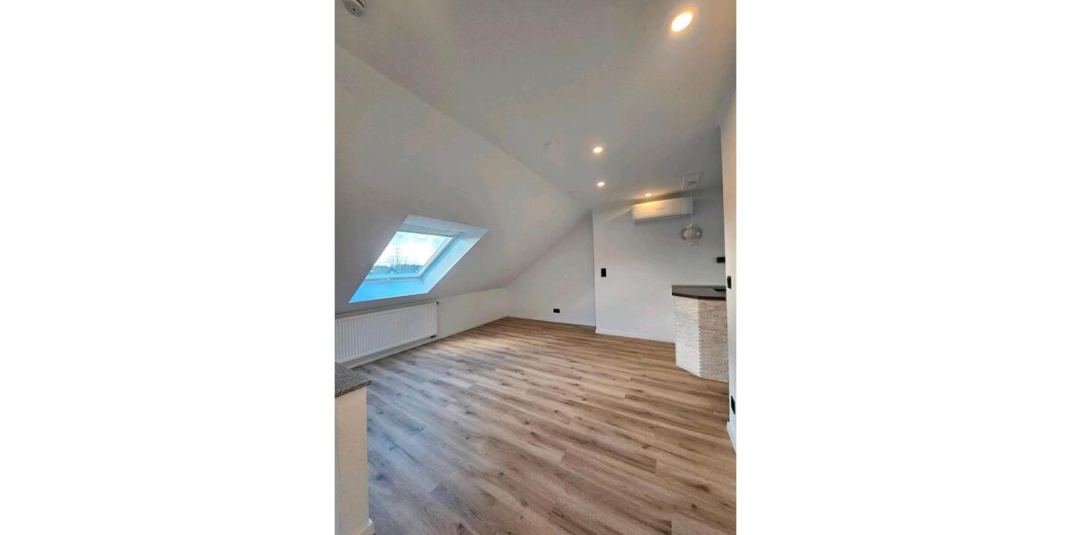 Dachgeschoßwohnung Duisburg Rheinhausen - 3 Zimmer, 80 m&sup2;, 750&euro; | Angebot:25935334