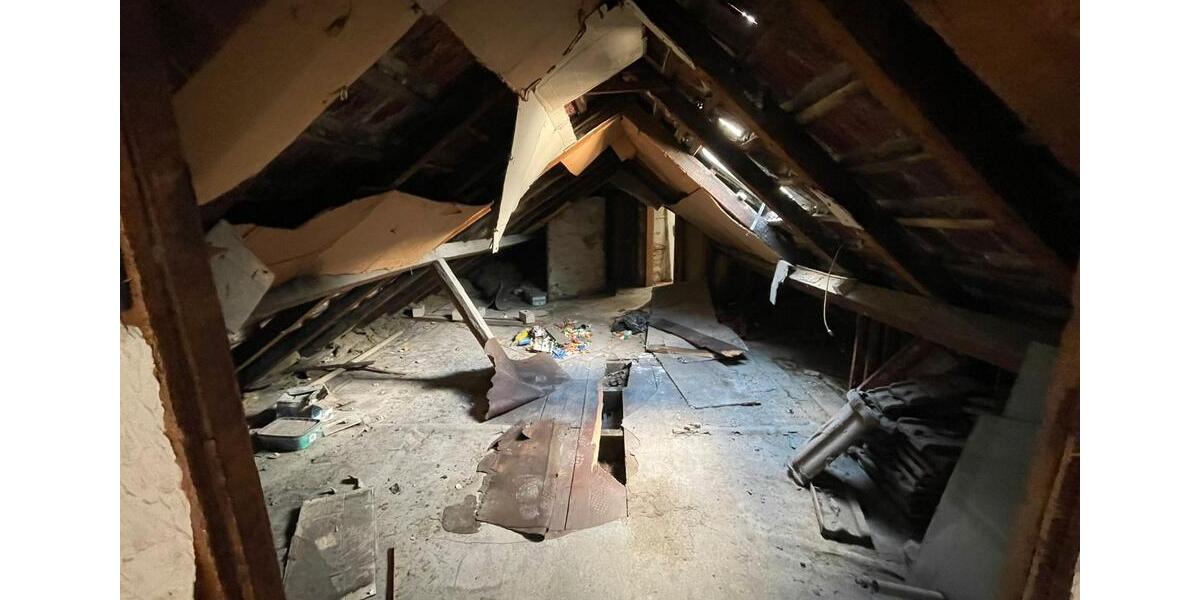 Dachgeschoßwohnung Krefeld Cracau - 5 Zimmer, 114 m&sup2;, 55.000&euro; | Angebot:25989556