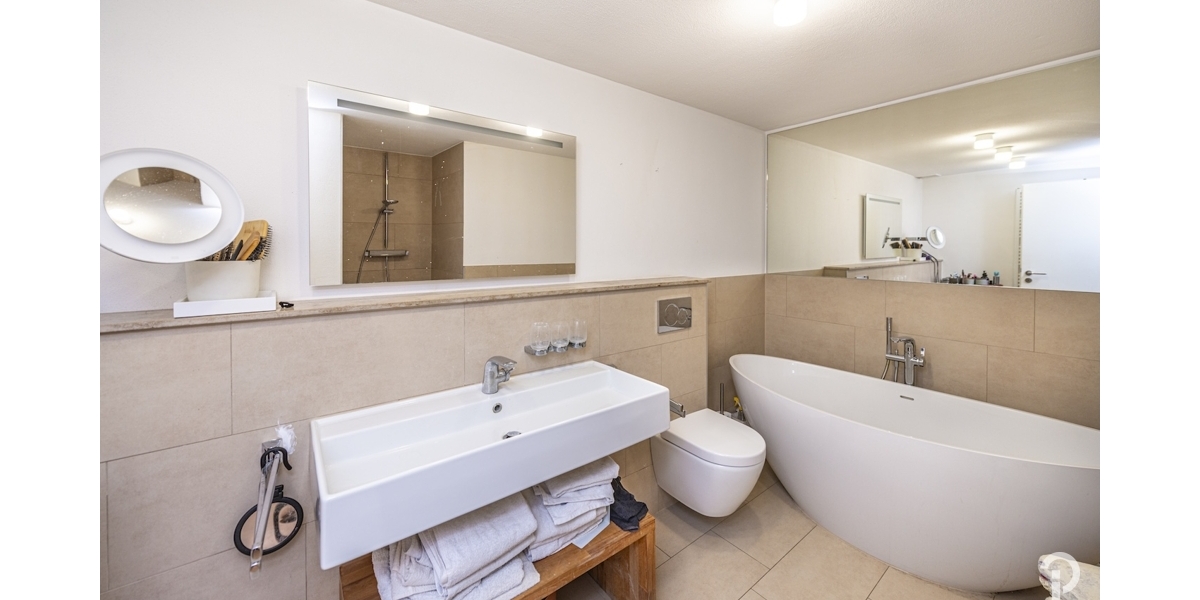 Charmantes Split-Level-Reihenendhaus in unmittelbarer Rheinnähe im Herzen von Düsseldorf-Benrath - Reihenendhaus Düsseldorf Stadtbezirk 9 | Angebot:26645354