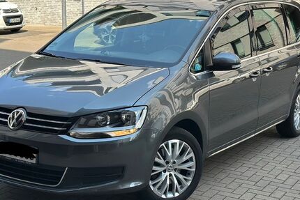 VW Sharan 128.000 km 21.900 &euro; Düsseldorf 40235